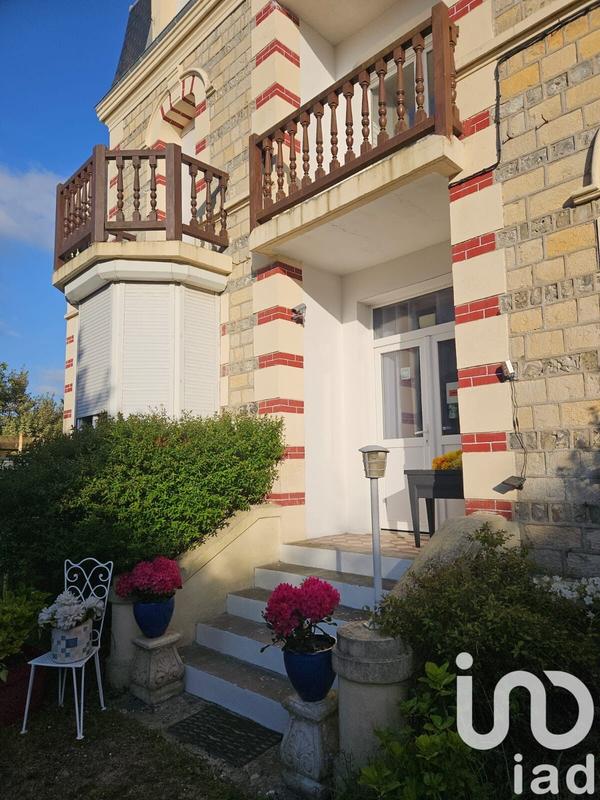 Maison - 185 m² - 10 pièces