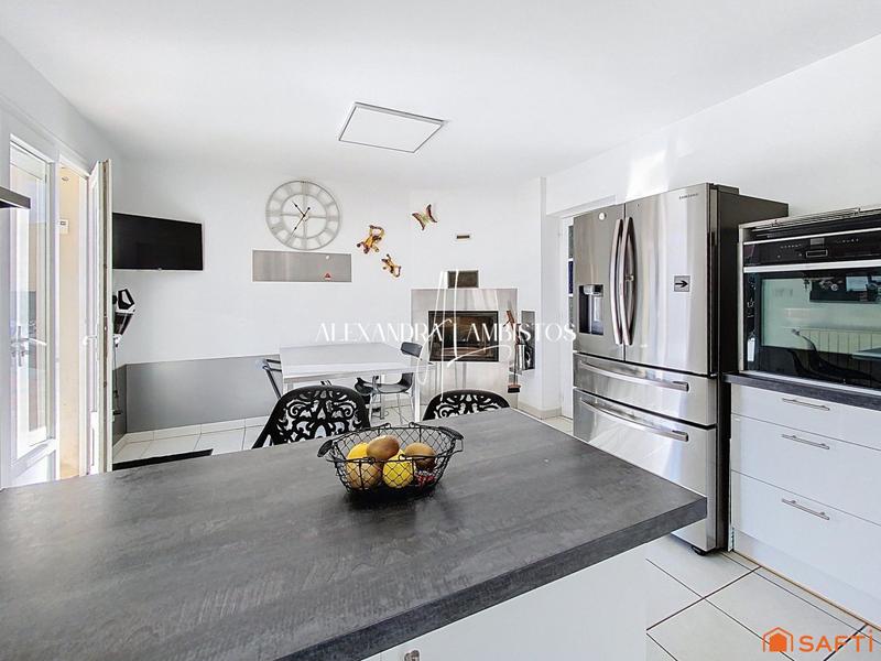 Maison - 248 m² - 10 pièces