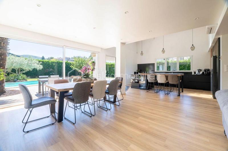 Maison - 162 m² - 5 pièces