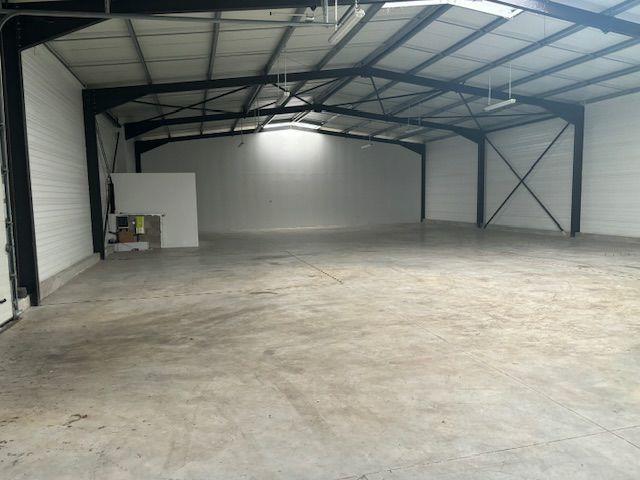 Entrepôt - 666 m²