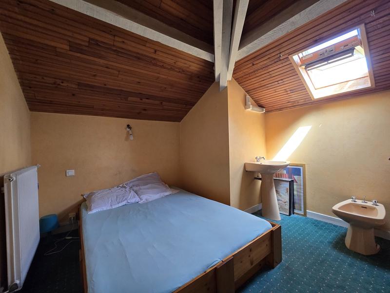 Maison - 180 m² - 11 pièces