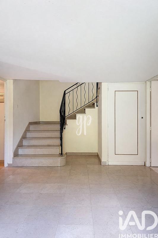 Maison - 233 m² - 7 pièces