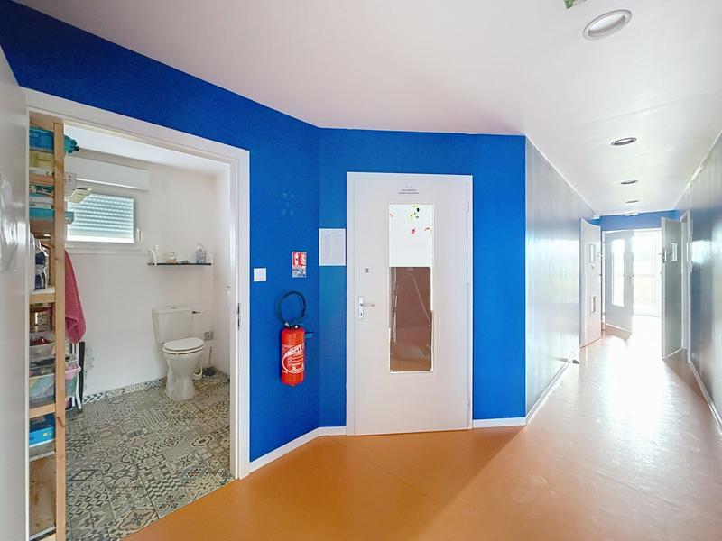 Local d'activités - 210 m² - 6 pièces