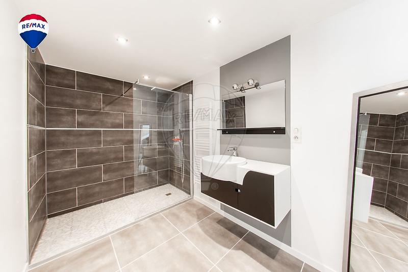 Maison - 203 m² - 7 pièces