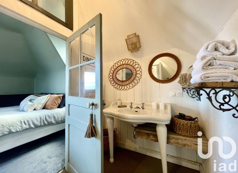 Maison - 213 m² - 9 pièces