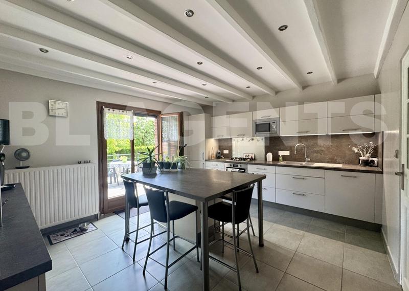 Maison - 145 m² - 5 pièces