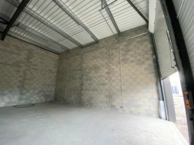 Local d'activité / Entrepôt - 95 m²