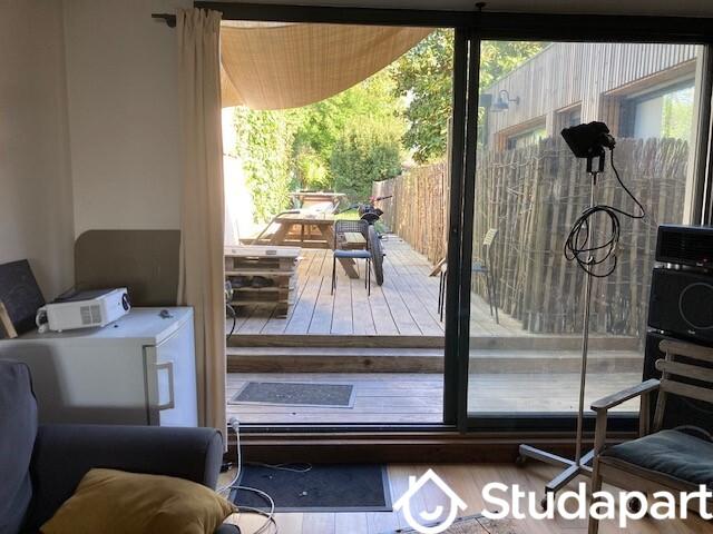 Chambre - 11 m² - 1 pièce