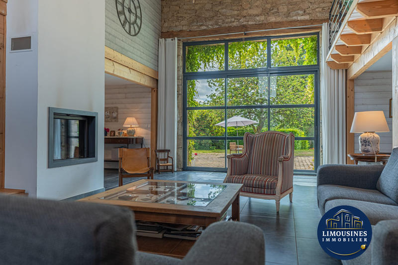 Maison - 370 m² - 10 pièces