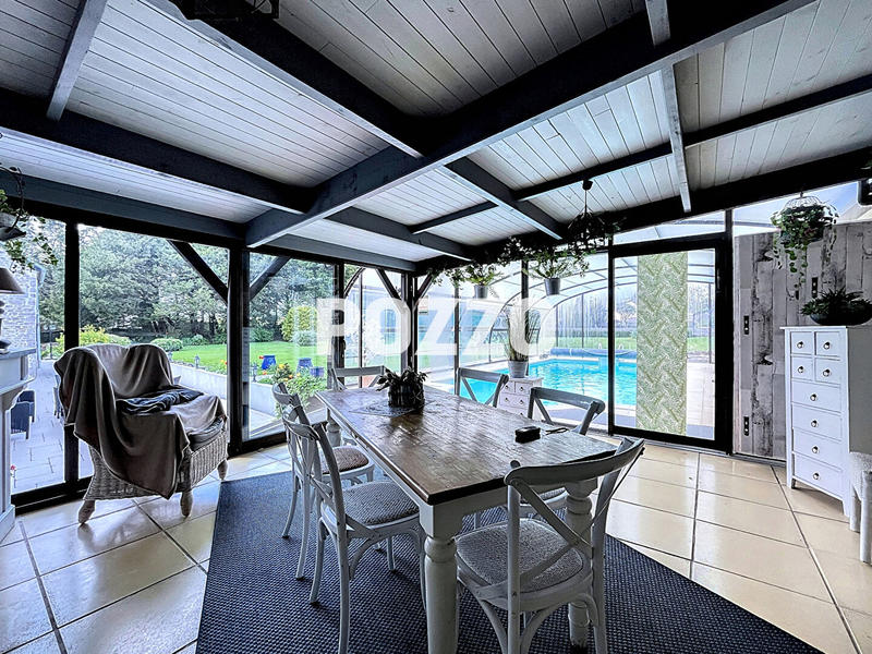 Maison - 300 m² - 15 pièces