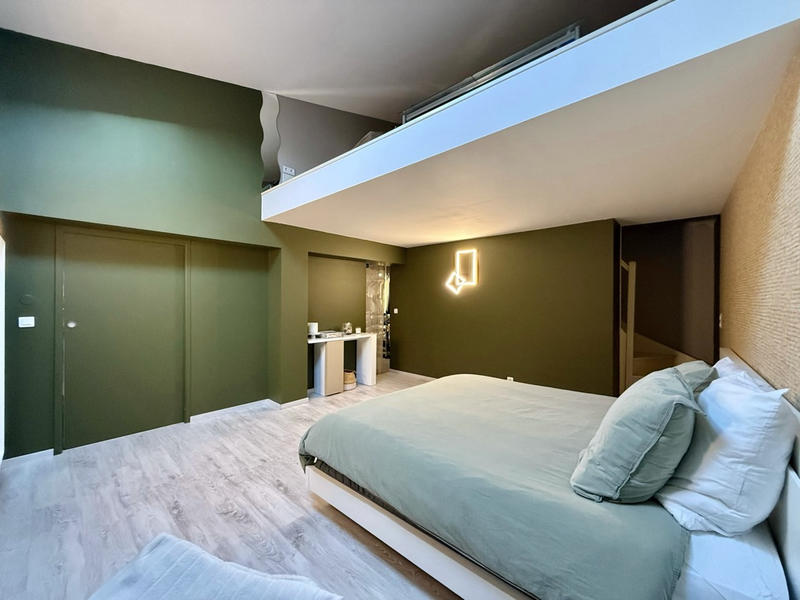 Appartement - 233 m² - 7 pièces