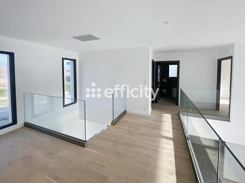 Maison - 150 m² - 4 pièces