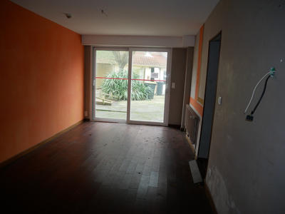 Maison - 1 m² - 17 pièces