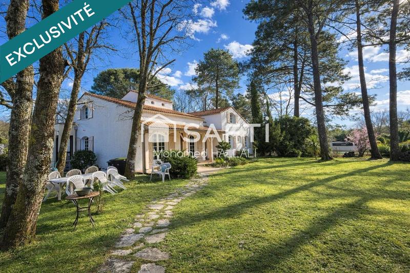 Maison - 210 m² - 8 pièces