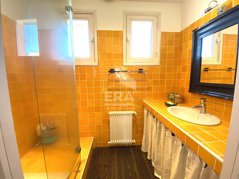 Maison - 180 m² - 7 pièces