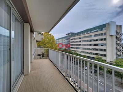 Appartement - 90 m² - 4 pièces