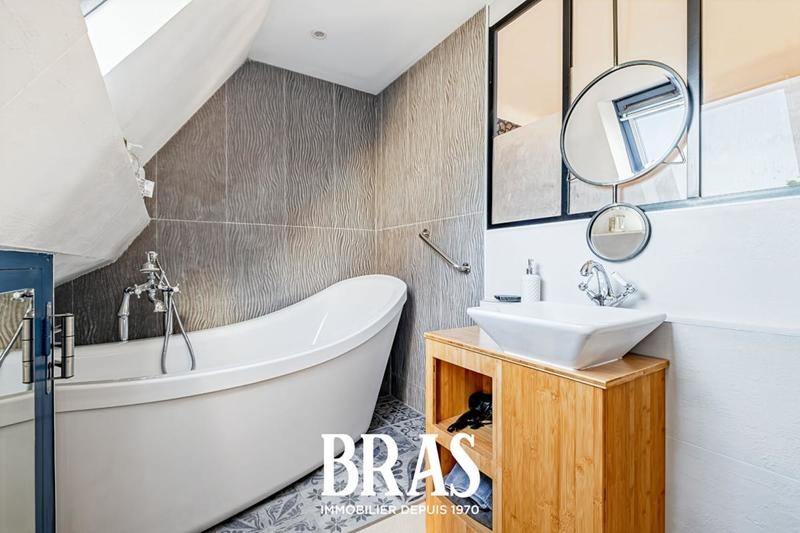 Maison - 133 m² - 7 pièces