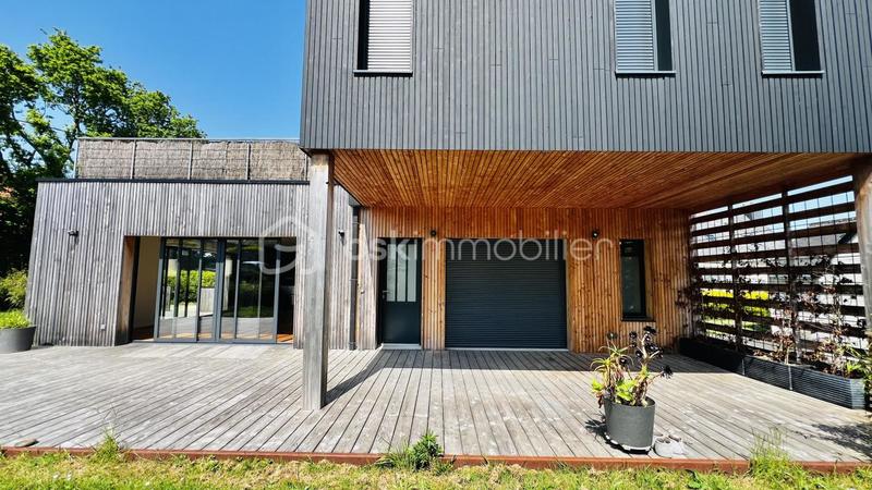Maison - 136 m² - 6 pièces