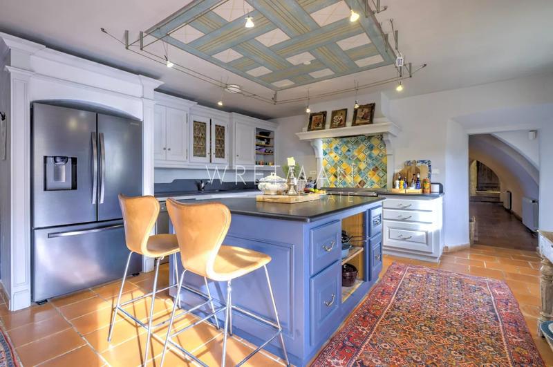 Propriété - 322 m² - 10 pièces