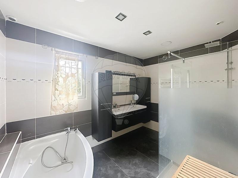 Maison - 145 m² - 6 pièces