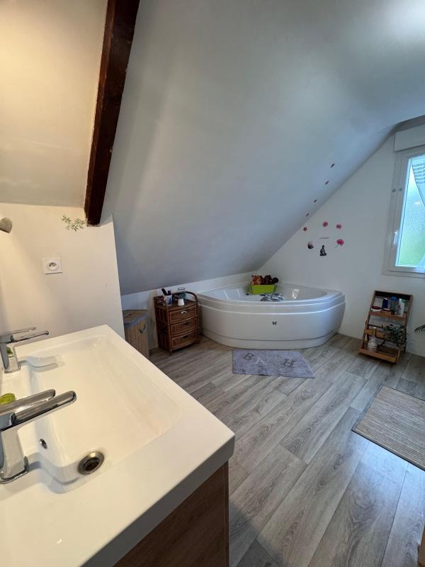 Maison - 146 m² - 7 pièces