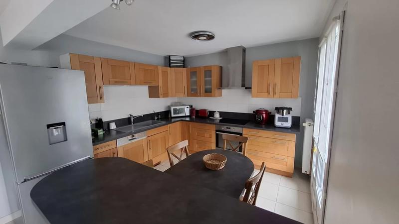 Maison - 167 m² - 6 pièces