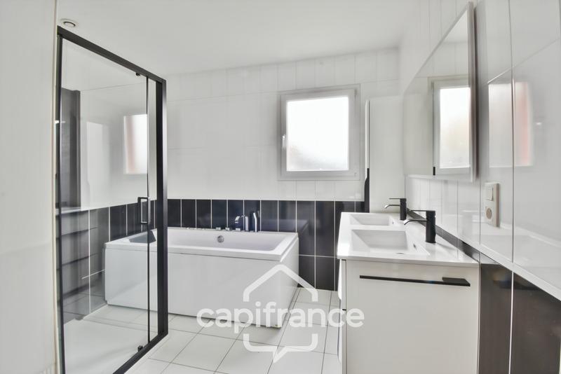 Maison - 137 m² - 5 pièces