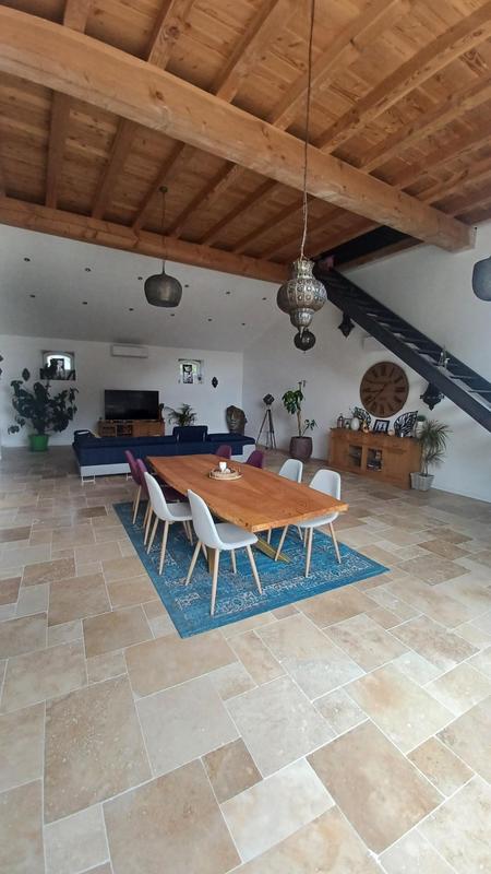 Maison - 457 m² - 11 pièces