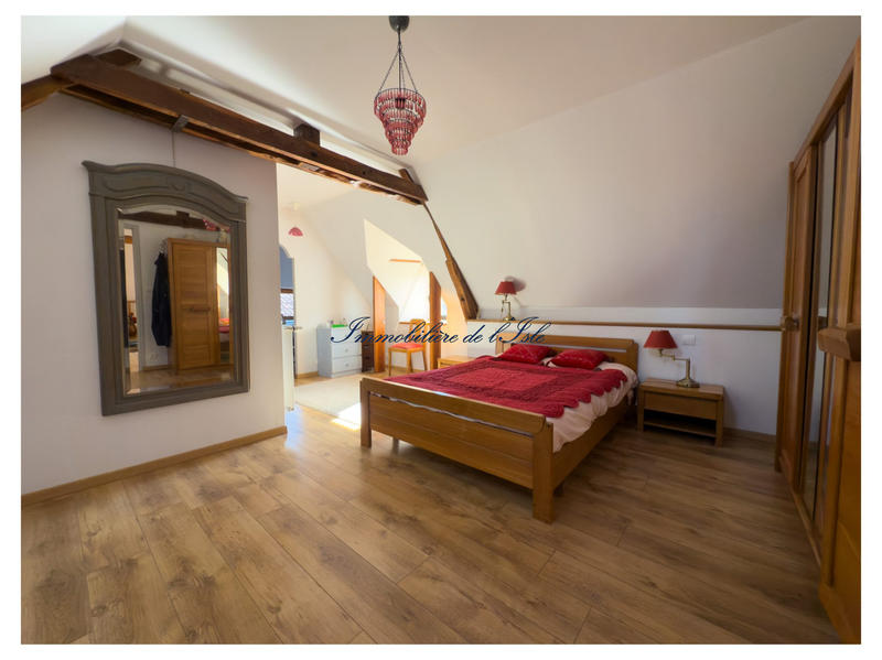 Maison - 236 m² - 9 pièces