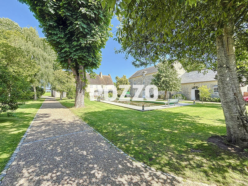 Maison - 480 m² - 17 pièces