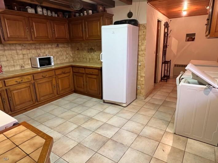 Maison en pierre - 177 m² - 6 pièces