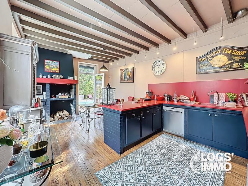 Maison - 347 m² - 10 pièces