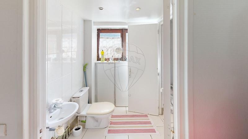 Immeuble - 150 m² - 8 pièces