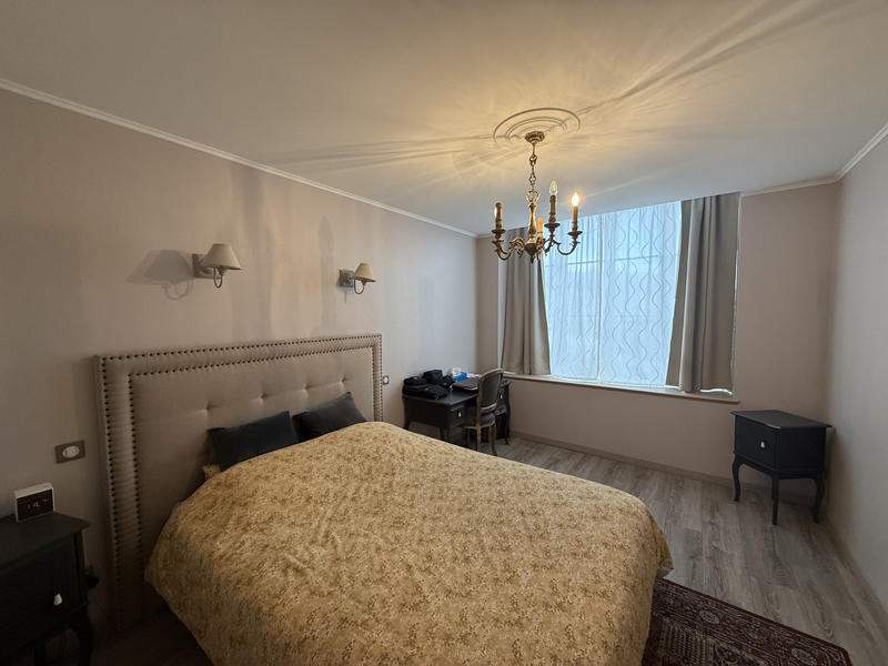 Maison - 180 m² - 9 pièces