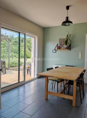 Maison - 186 m² - 6 pièces