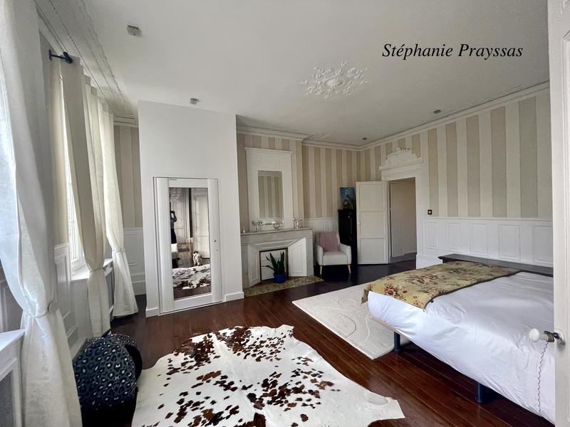 Maison - 292 m² - 8 pièces