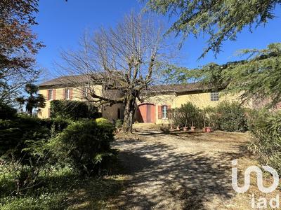 Maison - 310 m² - 11 pièces