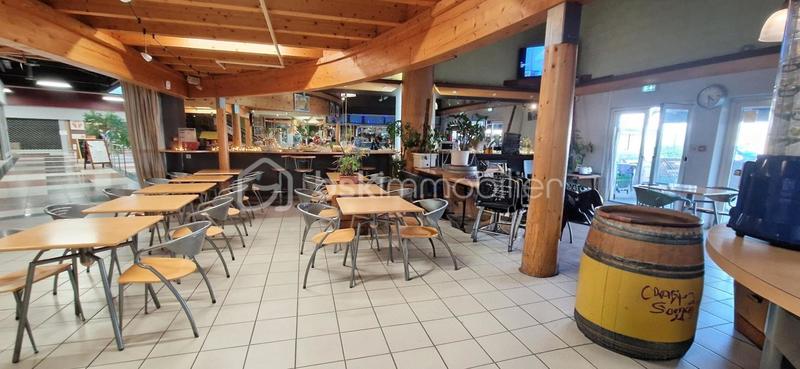 Local commercial - 396 m² - 8 pièces