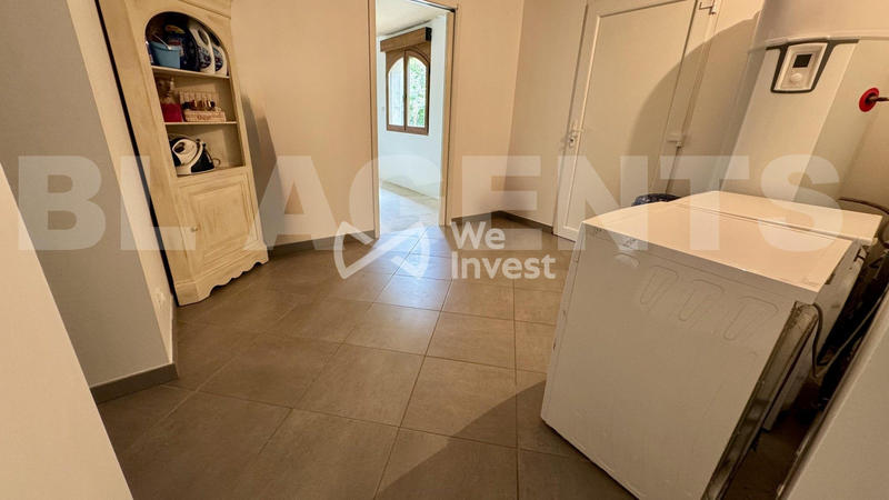 Villa - 215 m² - 14 pièces
