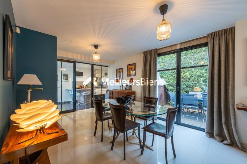 Maison d'architecte - 190 m² - 11 pièces