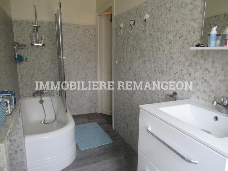 Demeure - 262 m² - 9 pièces