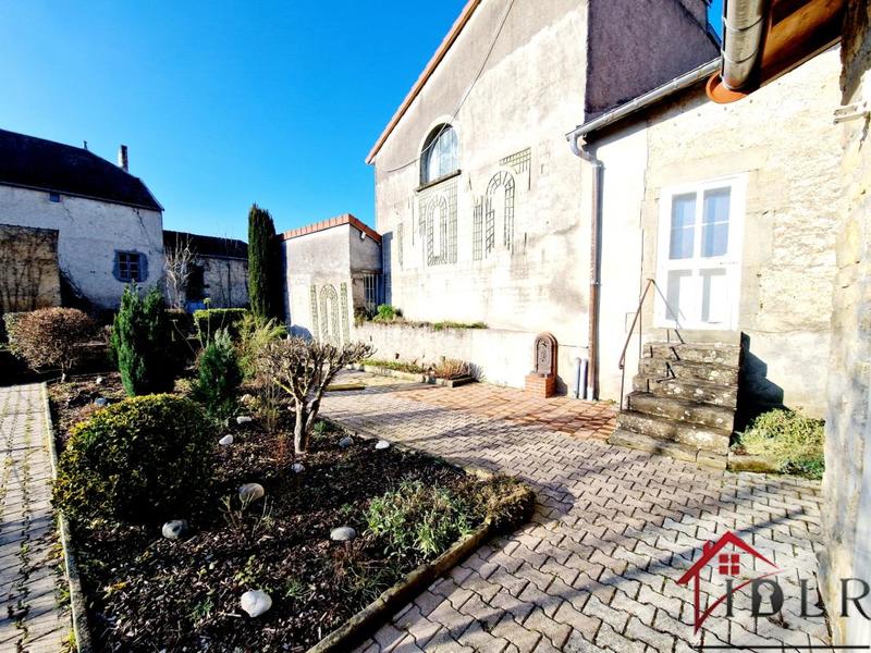 Maison - 260 m² - 6 pièces