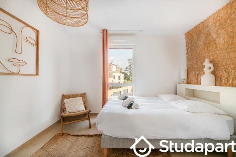 Appartement - 100 m² - 4 pièces