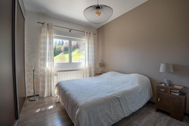 Maison - 250 m² - 8 pièces