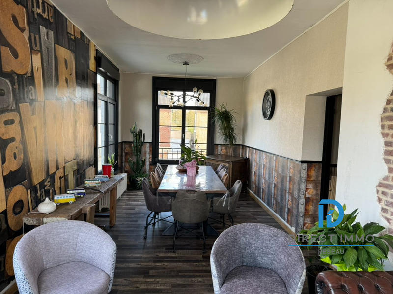 Maison - 340 m² - 10 pièces