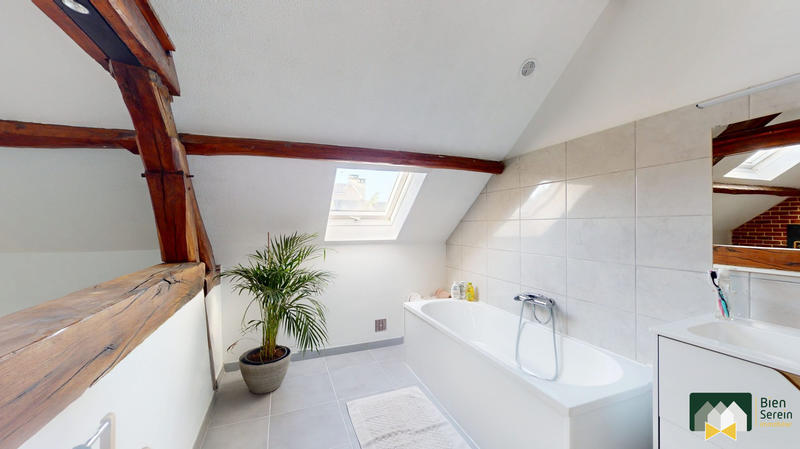 Maison - 223 m² - 8 pièces