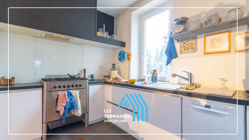 Appartement - 260 m² - 8 pièces