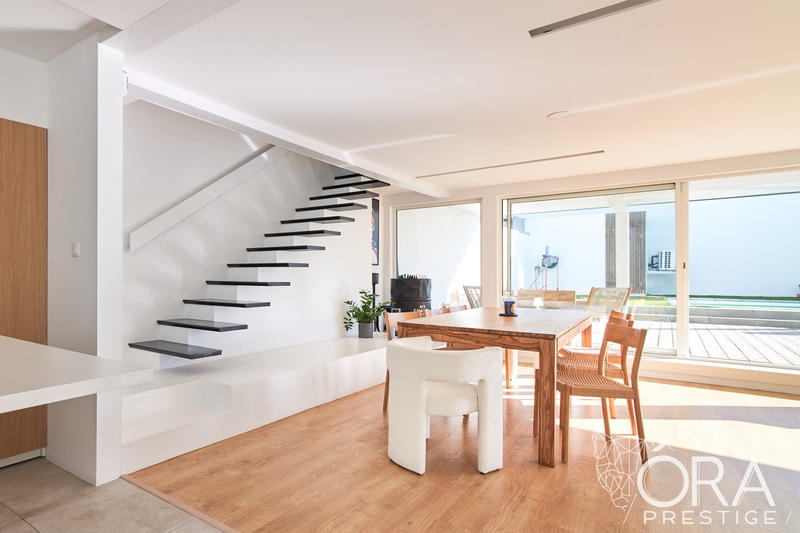 Maison contemporaine - 208 m² - 8 pièces