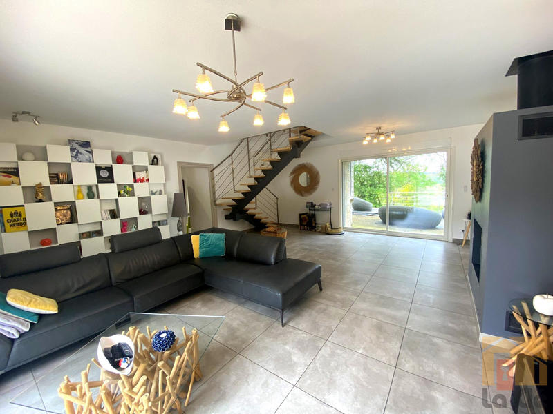 Maison - 450 m² - 11 pièces