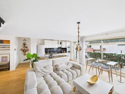 Appartement - 80 m² - 4 pièces